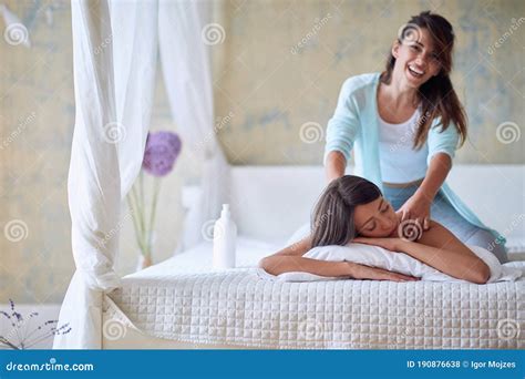 lesbenmassage|Lesbian Massage Porn Videos 